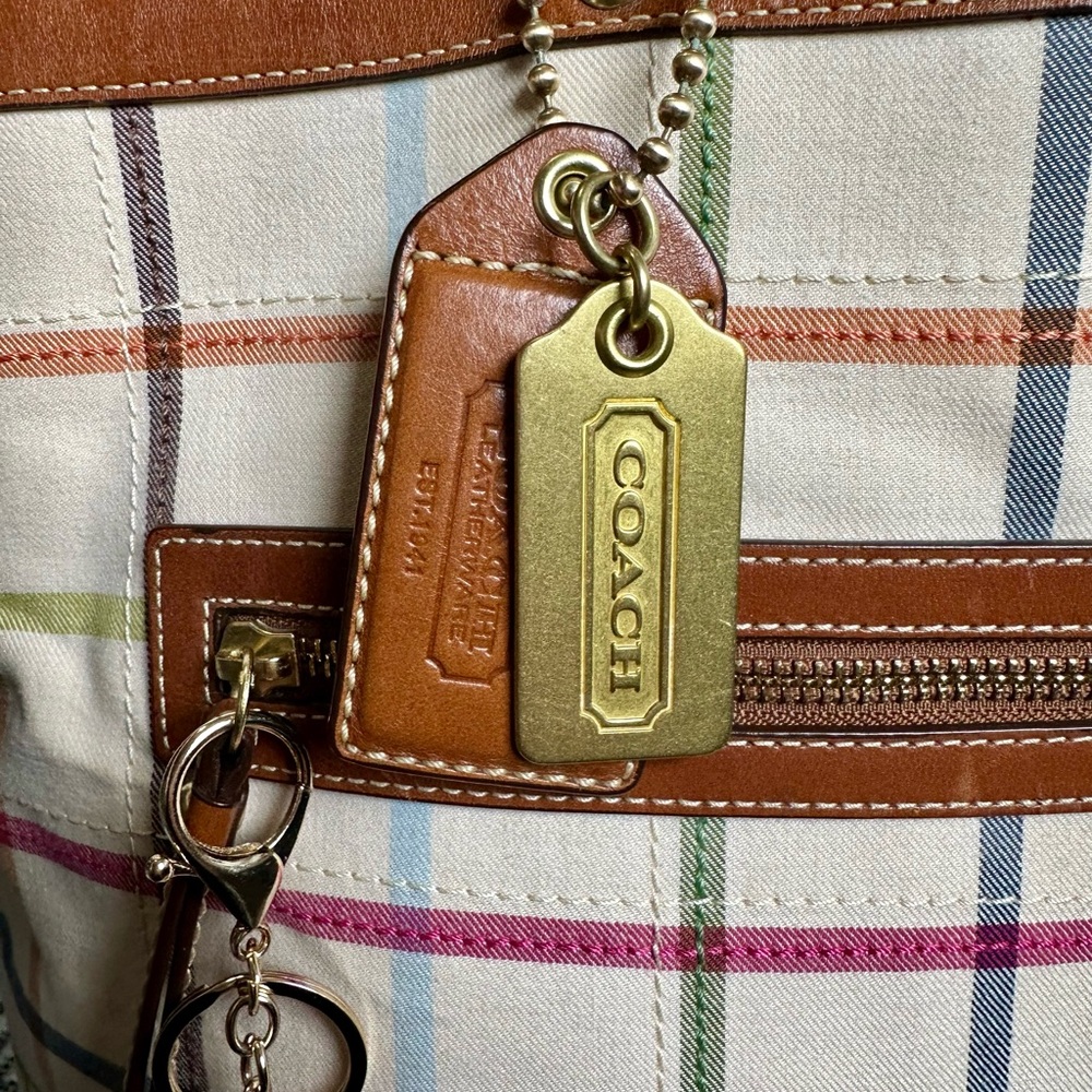 COACH TATTERSALL XL PLAID WEEKENDER TOTE and MATCHING WRISTLET - Picture 6 of 14